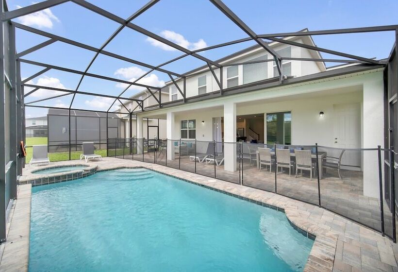 Luxury Villa, South Facing Pool! No Rear Neighbors. Themed Rooms, Theatre & Game Room. #8so8956