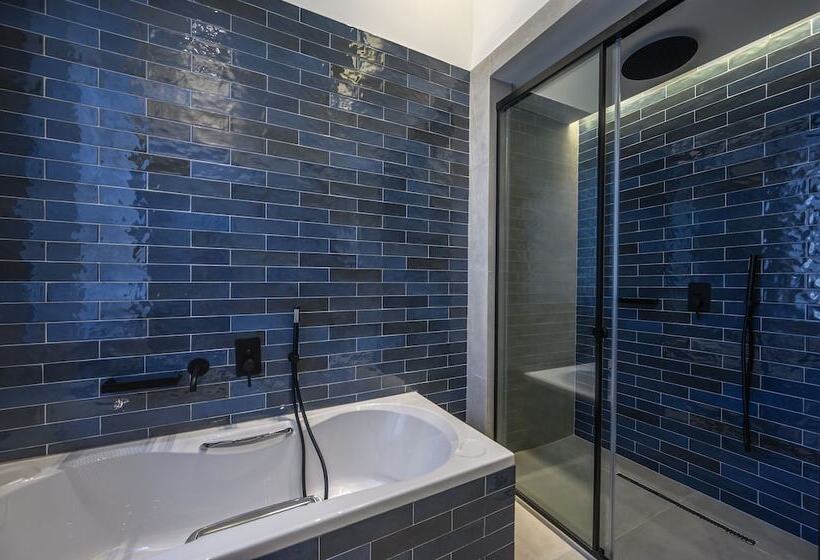 Marea Boutique Suites