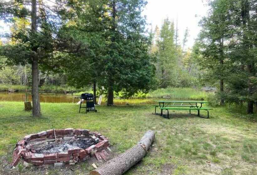 모텔 Fireside Lodge