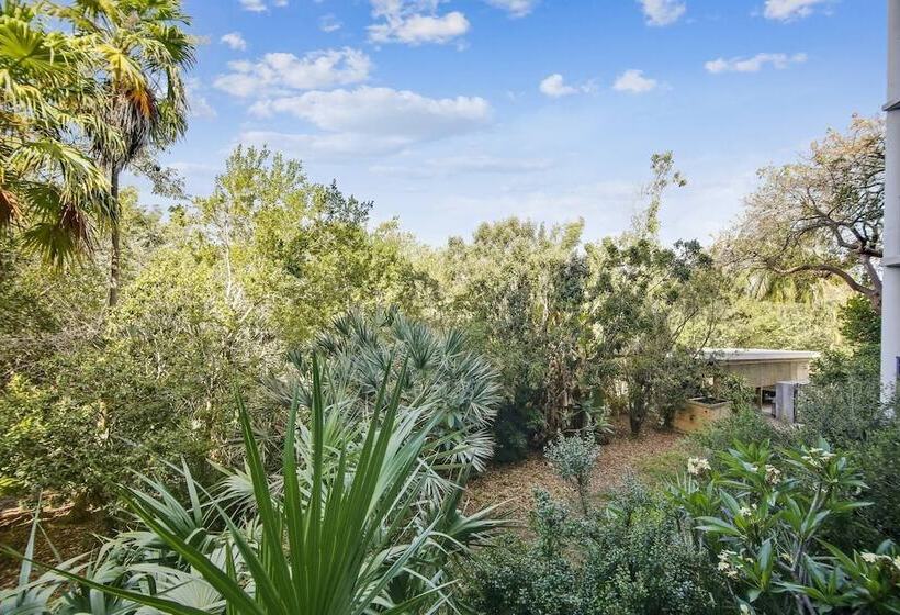 Papaya Place By Avantstay Great Location W/ Balcony, Outdoor Dining, Shared Pool & Hot Tub!