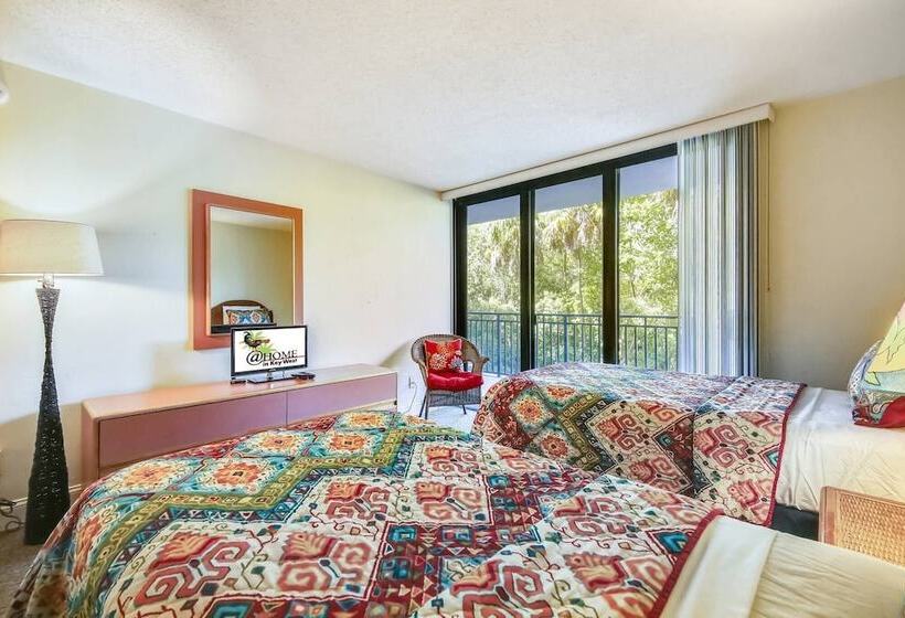 Papaya Place By Avantstay Great Location W/ Balcony, Outdoor Dining, Shared Pool & Hot Tub!