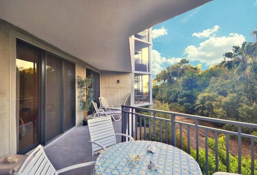 Papaya Place By Avantstay Great Location W/ Balcony, Outdoor Dining, Shared Pool & Hot Tub!