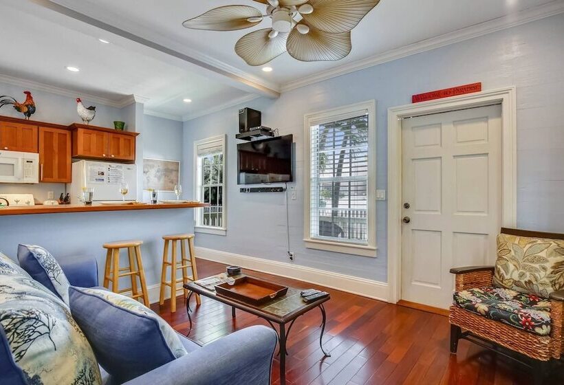 Paradise Place By Avantstay Key West Old Town Condo W/ Shared Pool