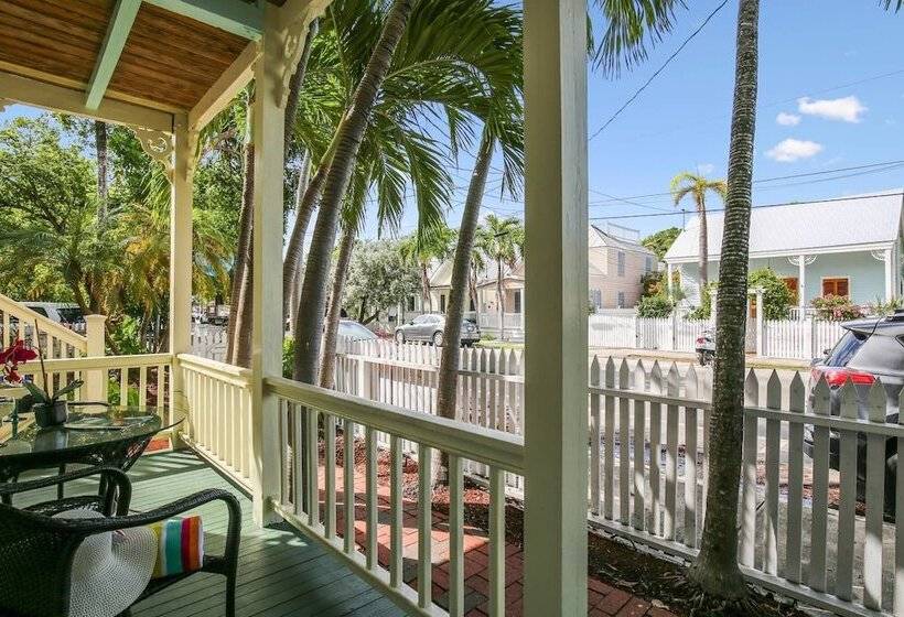 Paradise Place By Avantstay Key West Old Town Condo W/ Shared Pool