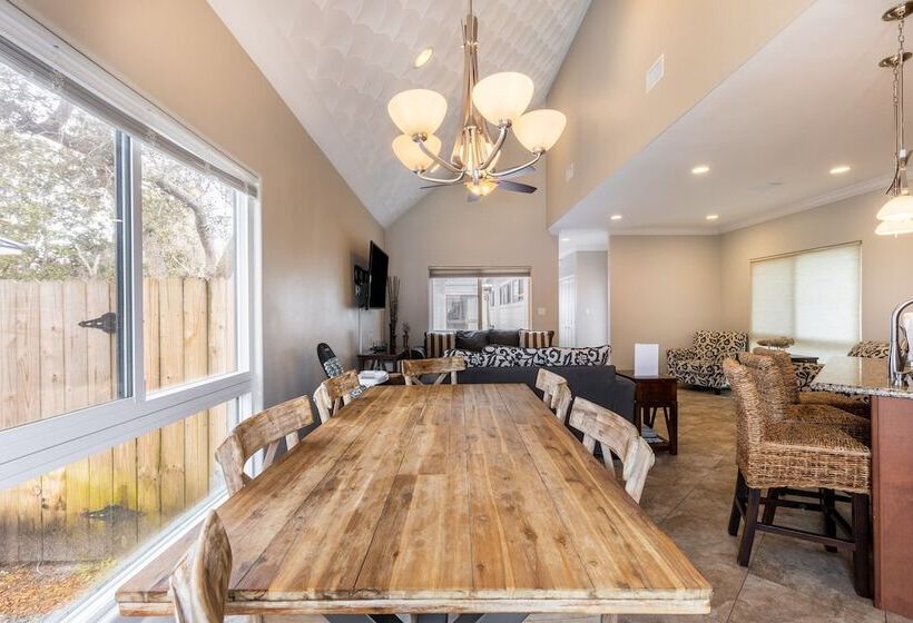 Pelican Retreat By Avantstay 5 Mins To Beach Pet Friendly W/ Pool & Bbq!