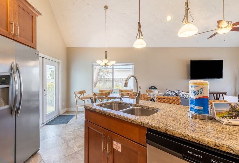 Pelican Retreat By Avantstay 5 Mins To Beach Pet Friendly W/ Pool & Bbq!