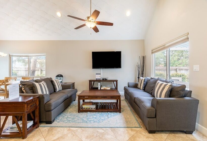 Pelican Retreat By Avantstay 5 Mins To Beach Pet Friendly W/ Pool & Bbq!