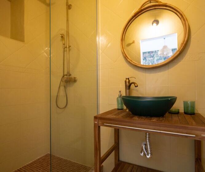 بنسيون Casa Alegría