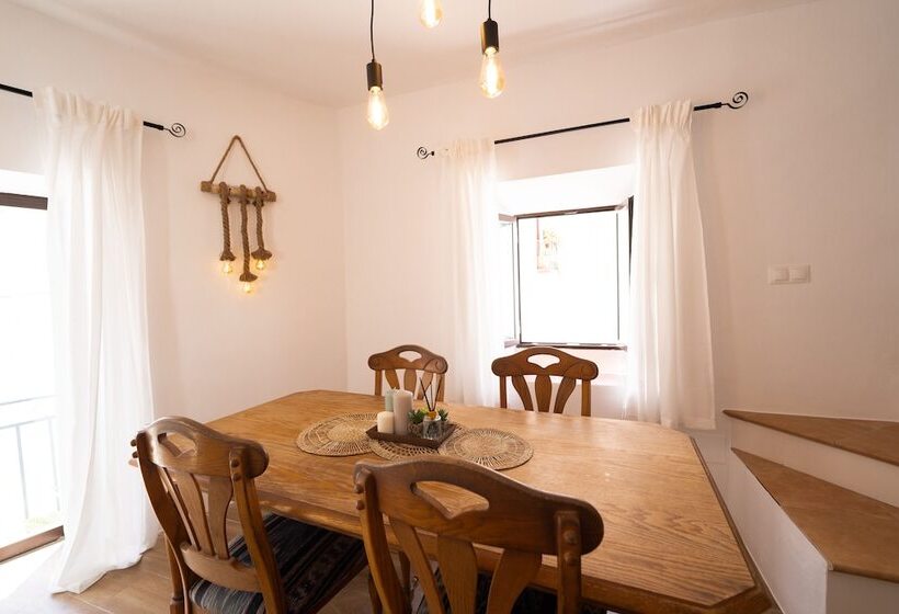 بنسيون Casa Alegría