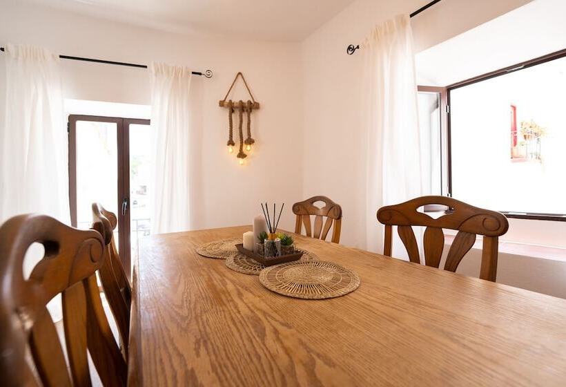 بنسيون Casa Alegría