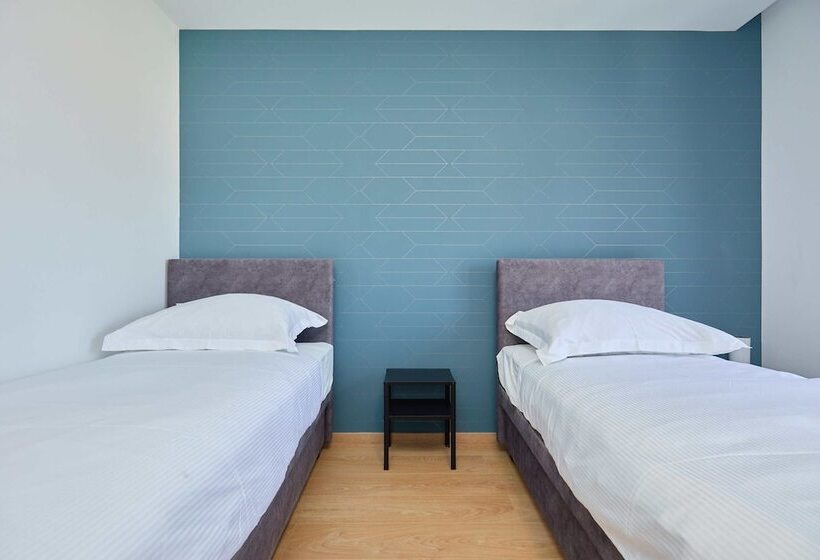 بنسيون Dominium City Suites