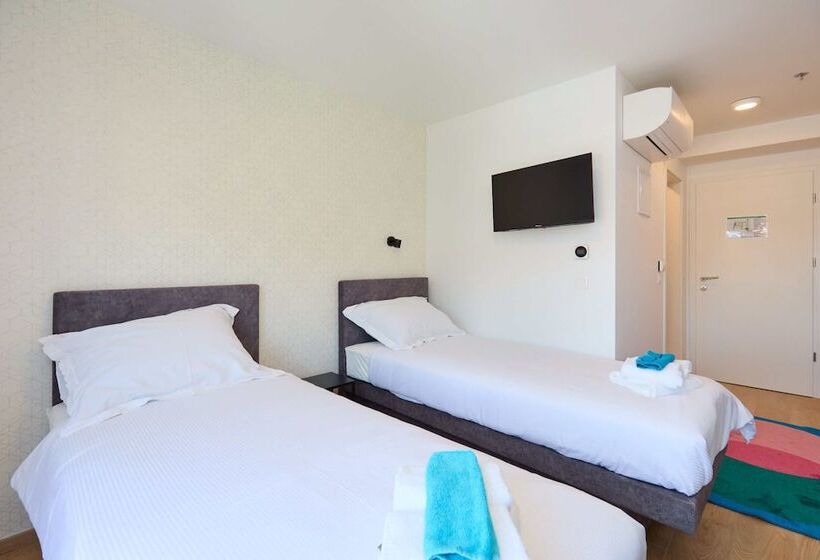 بنسيون Dominium City Suites