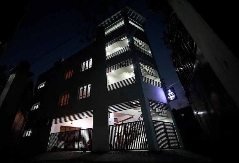 Пансион Roscotel Shara Inn Pondicherry