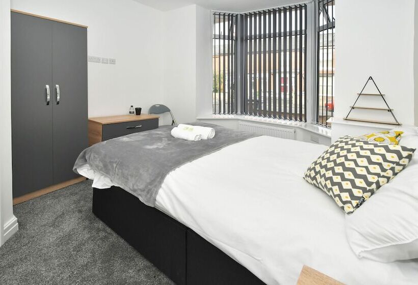 Пансион Townhouse@ 147 Westminster Street Crewe