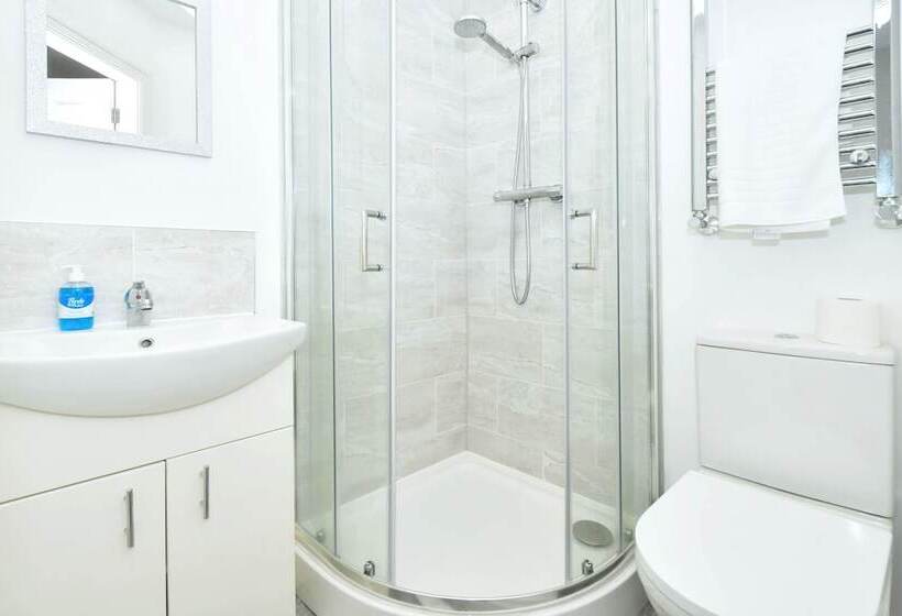 Пансион Townhouse@ 147 Westminster Street Crewe