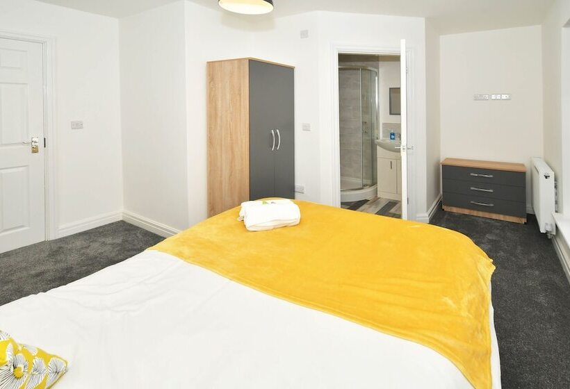 Пансион Townhouse@ 147 Westminster Street Crewe