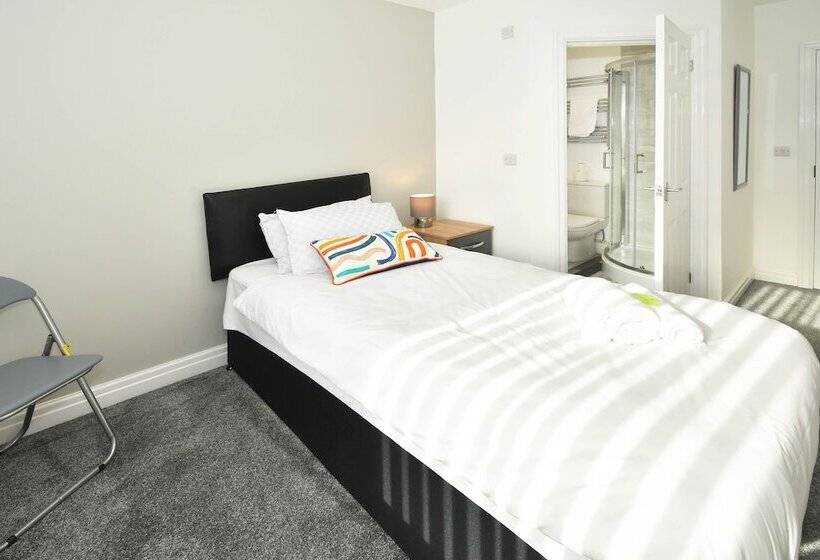 Пансион Townhouse@ 147 Westminster Street Crewe