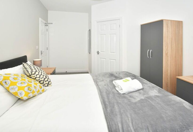 Пансион Townhouse@ 147 Westminster Street Crewe