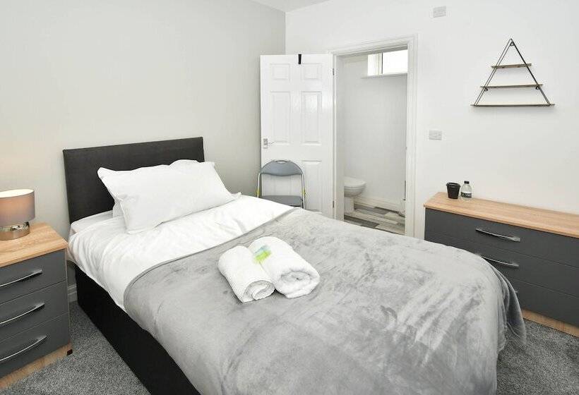 Пансион Townhouse@ 147 Westminster Street Crewe