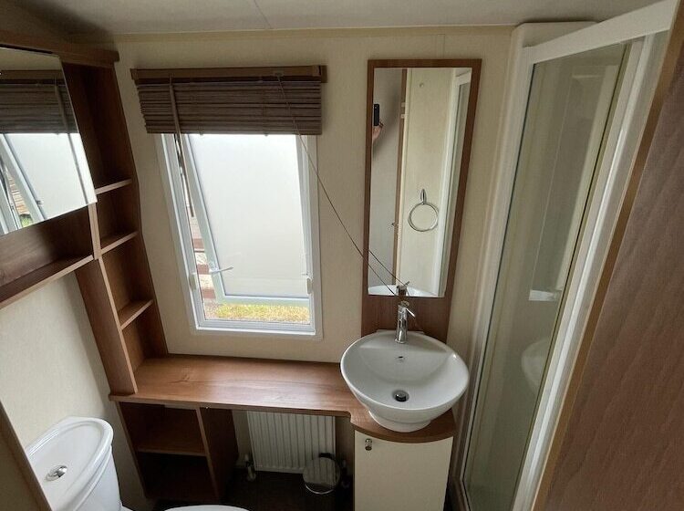 דירת נופש 2 Bedroom Parkhome In Uddingston, Glasgow