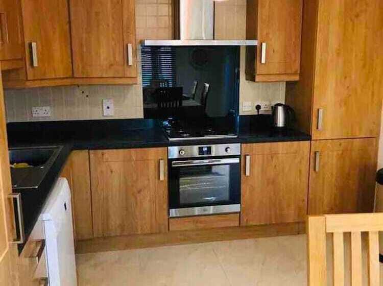 إقامة 3 Bed House In Armagh City
