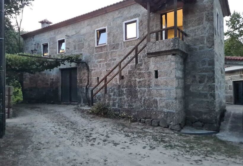 レジデンス Beautiful 2 Bed House   Marco De Canaveses