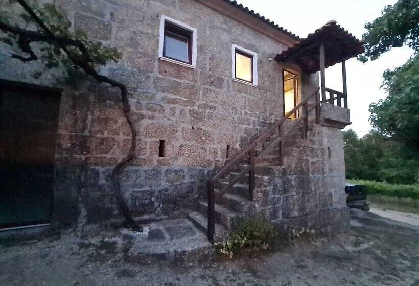 レジデンス Beautiful 2 Bed House   Marco De Canaveses