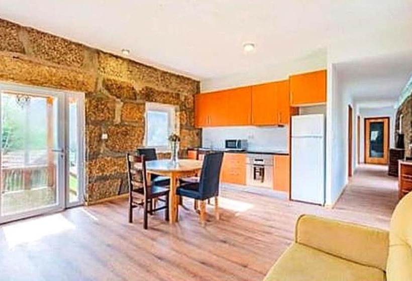 דירת נופש Beautiful 2 Bed House   Marco De Canaveses