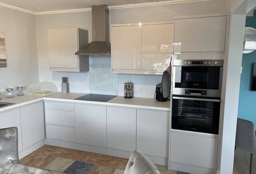 레지던스 Beautiful 3 Bed House In Sunny Killough Down