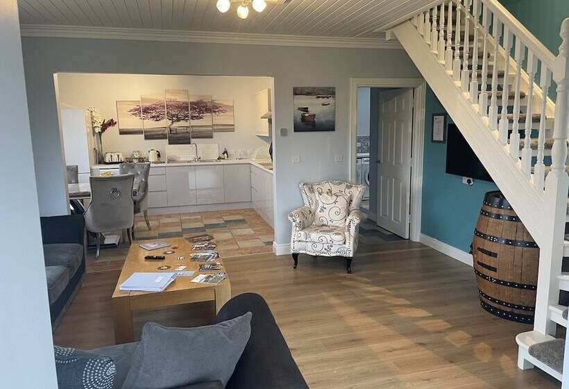 레지던스 Beautiful 3 Bed House In Sunny Killough Down