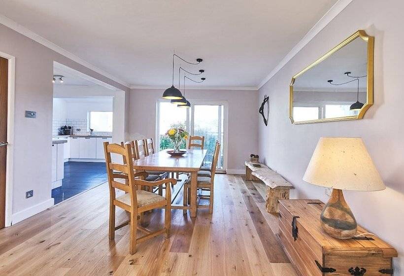 إقامة Beautiful, Spacious 4 Bed House In Brixham