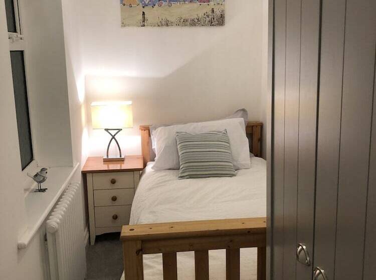 住所  Captivating 3 Bed House In Ventnor