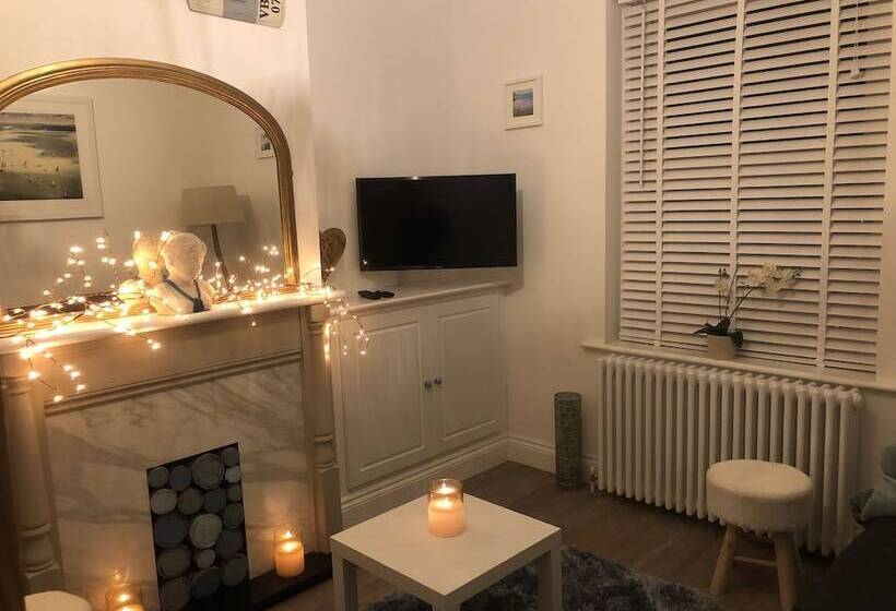 住所  Captivating 3 Bed House In Ventnor