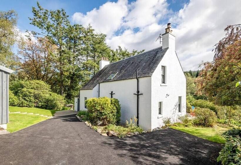 住所  Captivating 4 Bed House In Killin