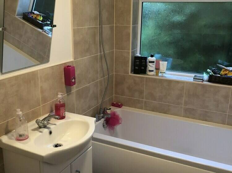 Резиденция Captivating Bungalow With Garden In High Wycombe