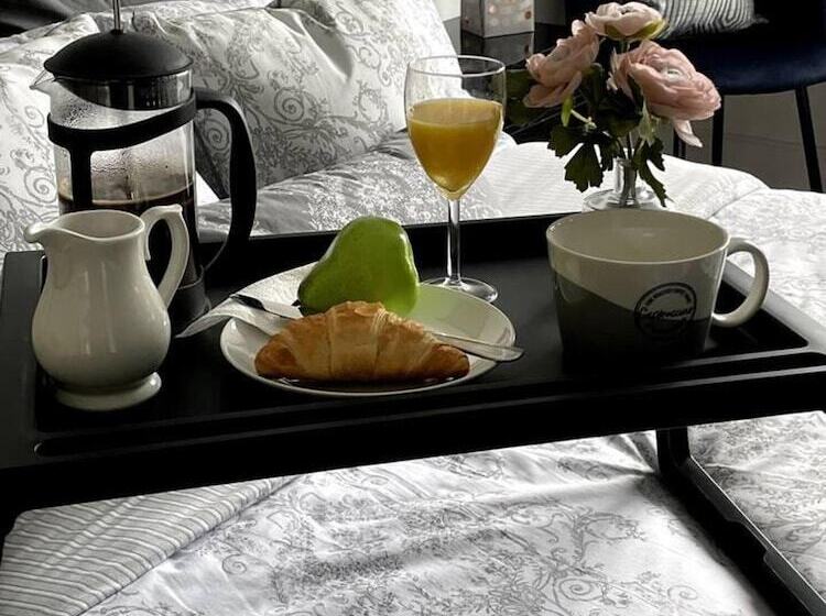 Резиденция Captivating House In Bangor, Northern Ireland