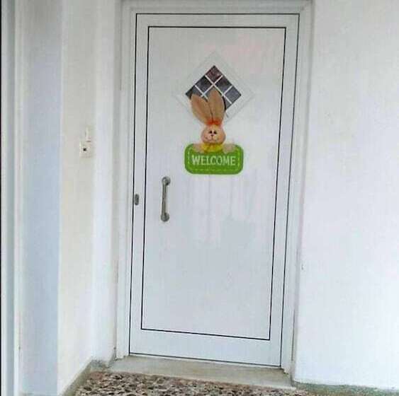 레지던스 Charming 3 Bed House In Tyros