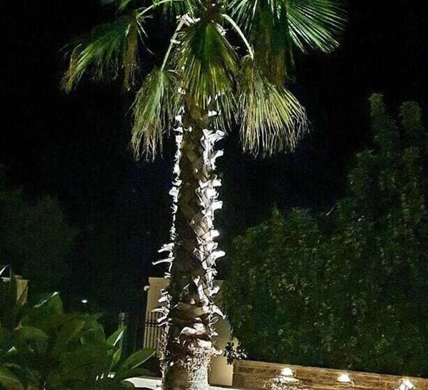 레지던스 Charming 3 Bed House In Tyros