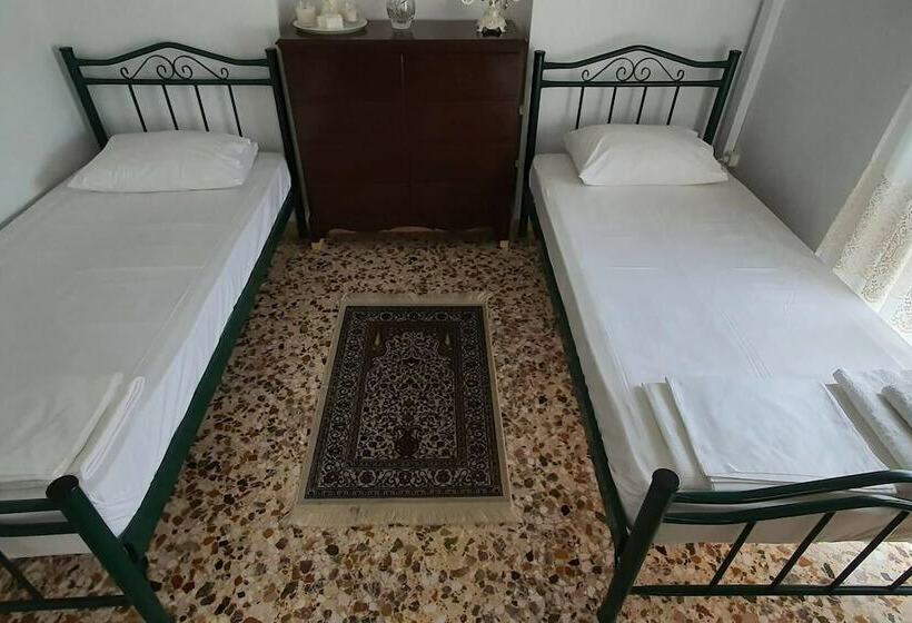 레지던스 Charming 3 Bed House In Tyros