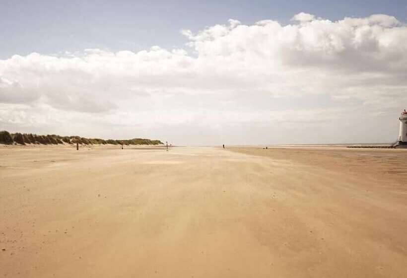 إقامة Clwyd Gate Manor Pool Sauna Hottub Cave Wales