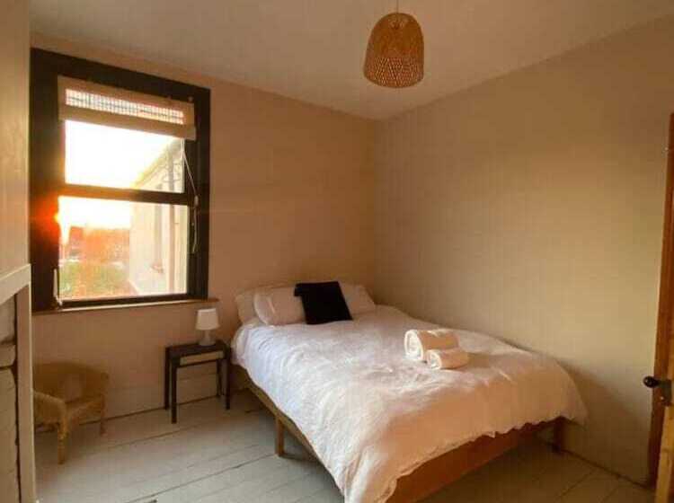 住所  Edwardian Villa By The Sea,coastal Walks,king Beds