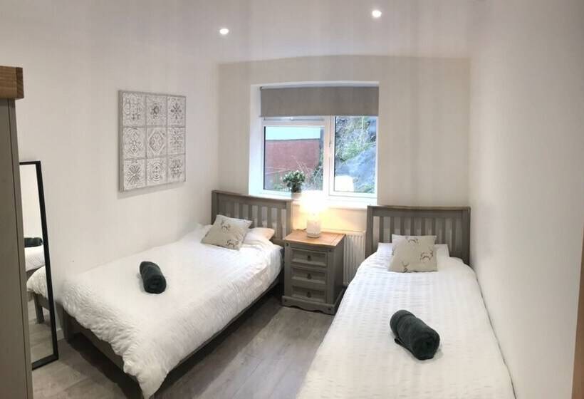 レジデンス Ella Court Apartments