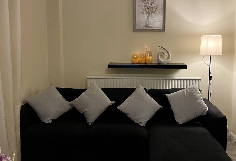 レジデンス Enjoy Lovely 4 Bed Apartment With Garden