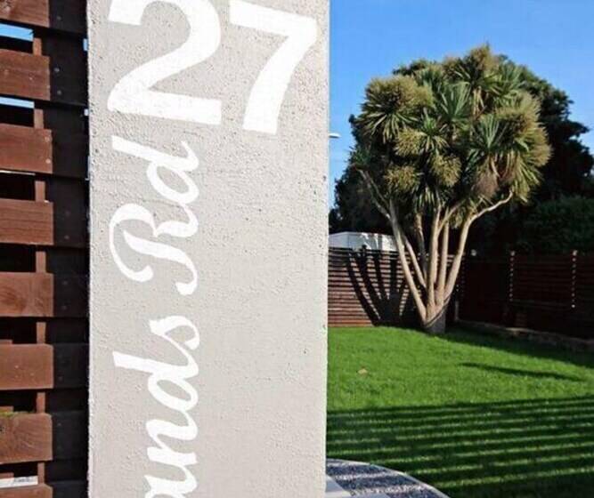 Резиденция Immaculate 4 Bed House In Paignton Near Beach