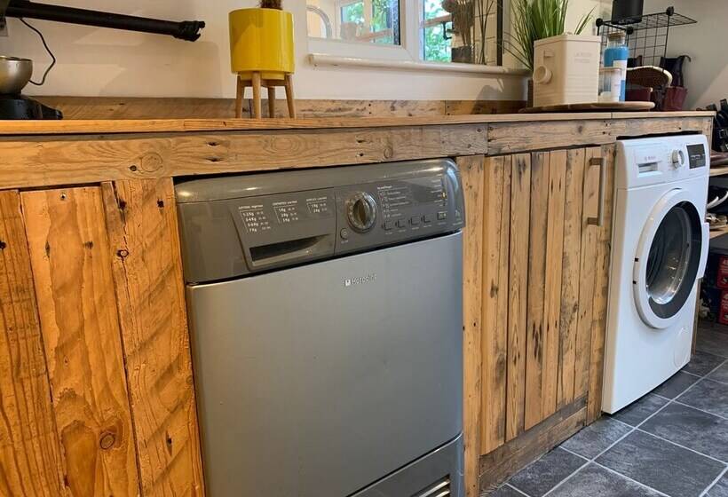 레지던스 Impeccable 3 Bed Bungalow Near Launceston