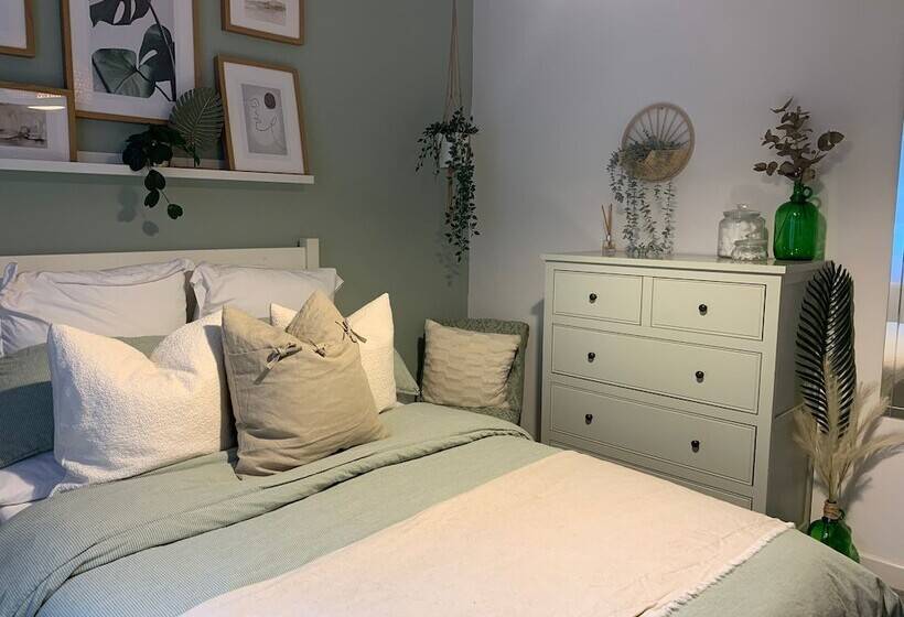 레지던스 Impeccable 3 Bed Bungalow Near Launceston