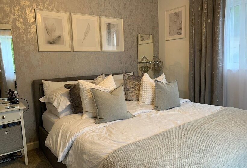 레지던스 Impeccable 3 Bed Bungalow Near Launceston