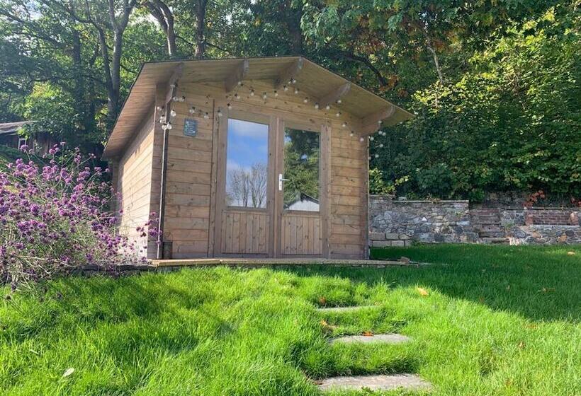 레지던스 Impeccable 3 Bed Bungalow Near Launceston