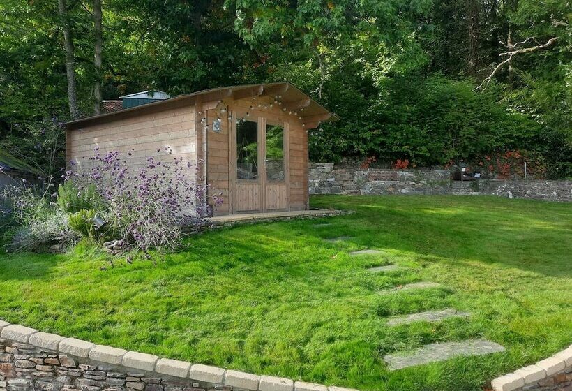 레지던스 Impeccable 3 Bed Bungalow Near Launceston