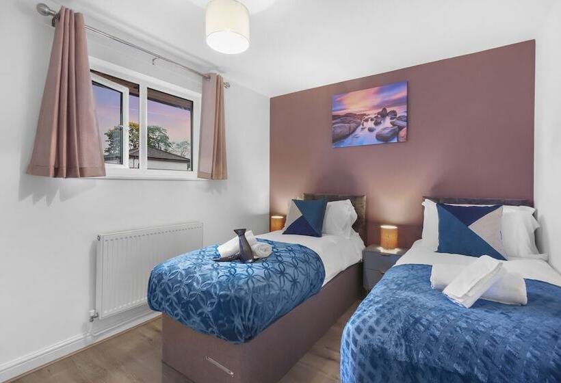 住所  Inviting 2 Bed House In Milton Keynes   Netflix